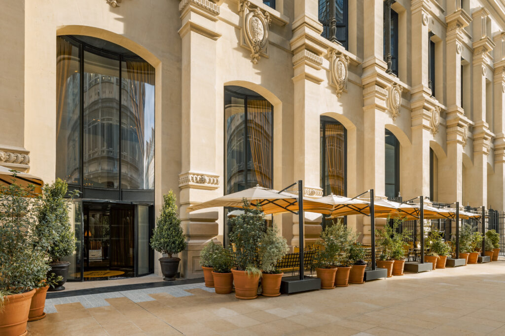Panoramic Restaurant in Paris city center La Plume Rive Droite